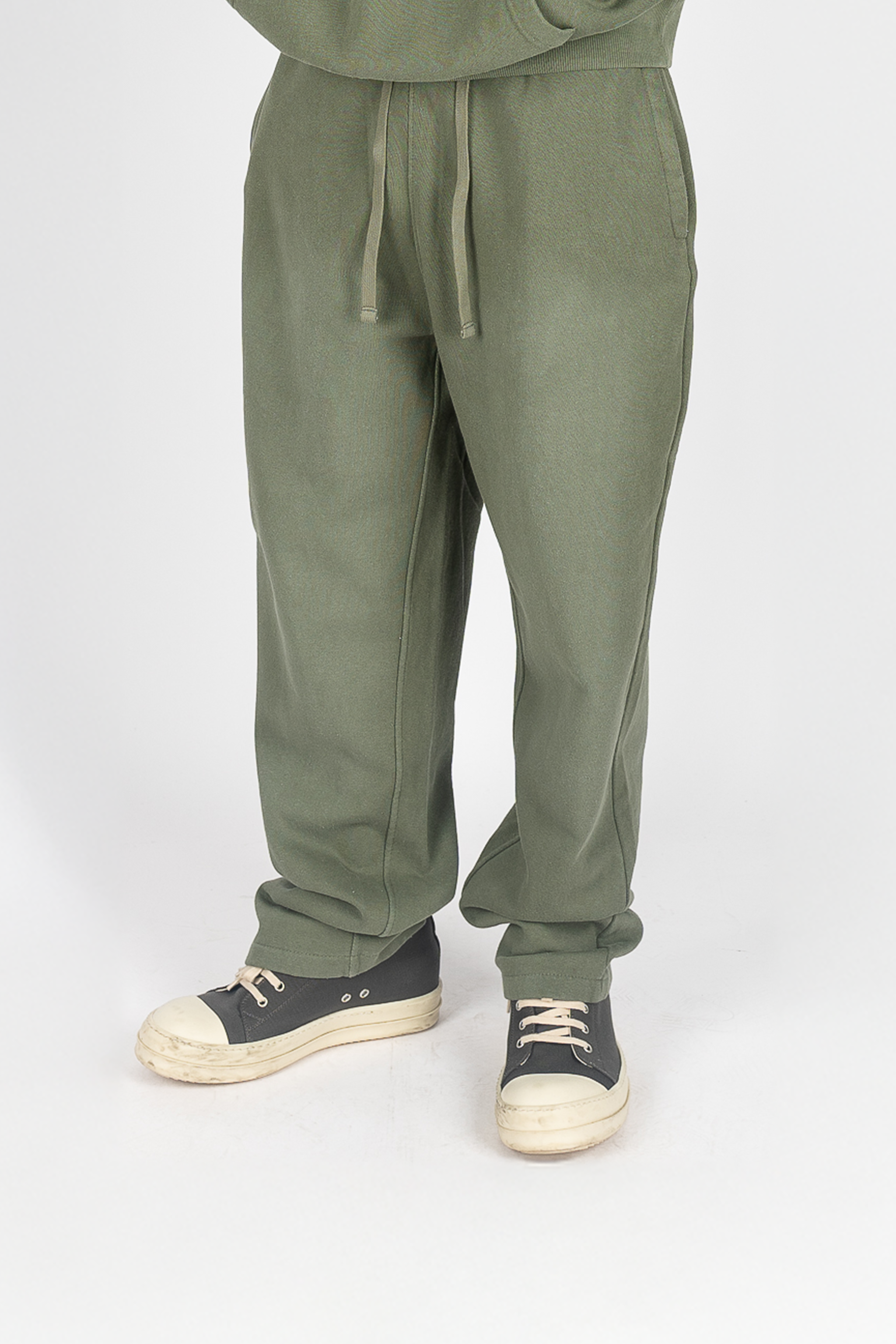 DEFECTIVE Rebel Minds Sun-Dried Sweatpants